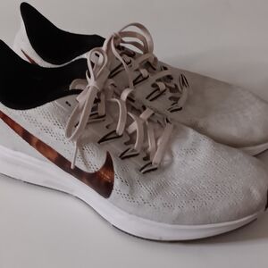 Nike Air Zoom Pegusus 36 Running Shoes- Women